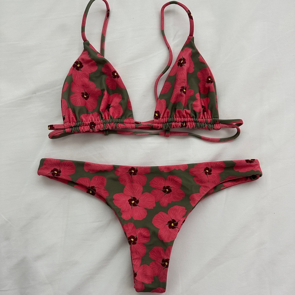 benoa swim hau set